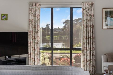 Photo of property in 12 Mcgregor Place, Paraparaumu, 5032