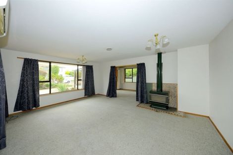 Photo of property in 56 Royal Park Drive, Parklands, Christchurch, 8083