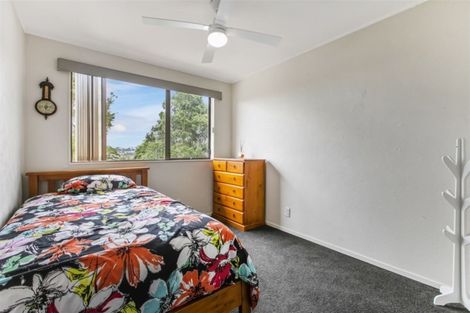 Photo of property in 12 Fitzherbert Avenue, West Harbour, Auckland, 0618