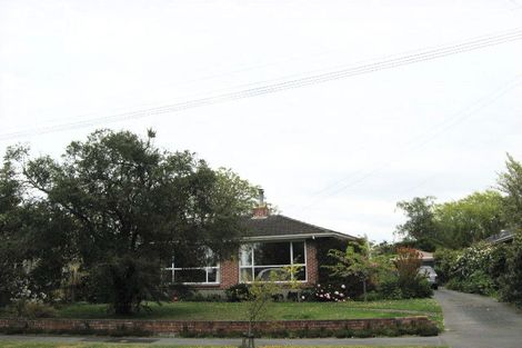 Photo of property in 33 Sevenoaks Drive, Bryndwr, Christchurch, 8053