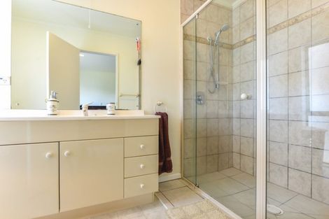 Photo of property in 32 Caroline Crescent, Highbury, Palmerston North, 4412