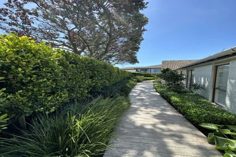 Photo of property in 4a Page Point, Mellons Bay, Auckland, 2014