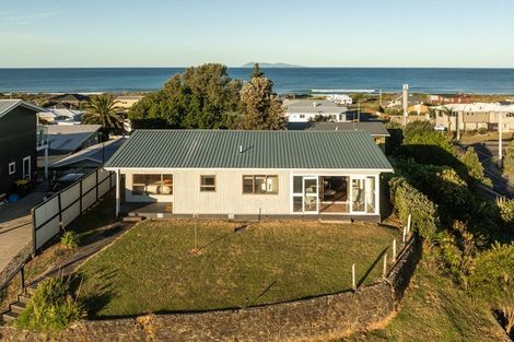 Photo of property in 43 Hanlen Avenue, Waihi Beach, 3611