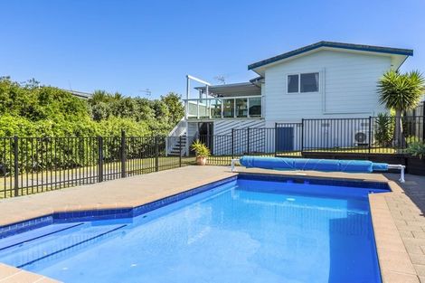 Photo of property in 1301 Whangaparaoa Road, Army Bay, Whangaparaoa, 0930