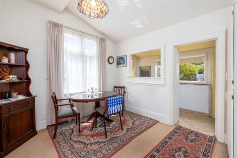 Photo of property in 114 Aikmans Road, Merivale, Christchurch, 8014
