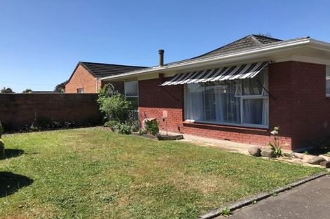 Photo of property in 2/102 Sandwich Road, St Andrews, Hamilton, 3200