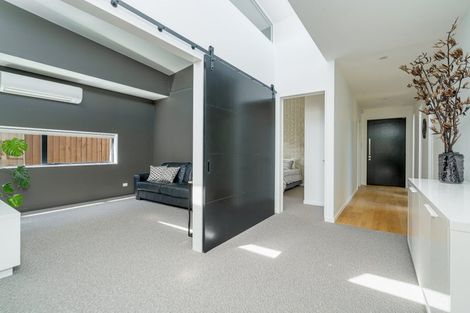 Photo of property in 29 Weston Road, St Albans, Christchurch, 8052