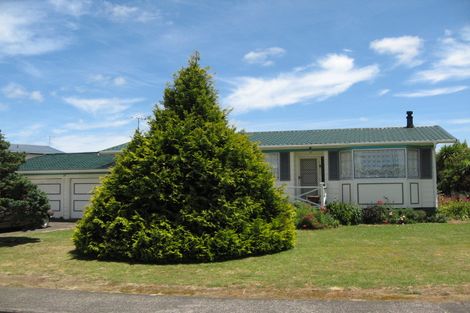 Photo of property in 4 Litchfield Place, Clarks Beach, 2122