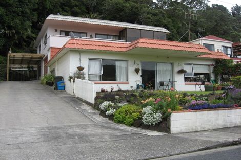 Photo of property in 13 Waiwera Place, Waiwera, Orewa, 0994