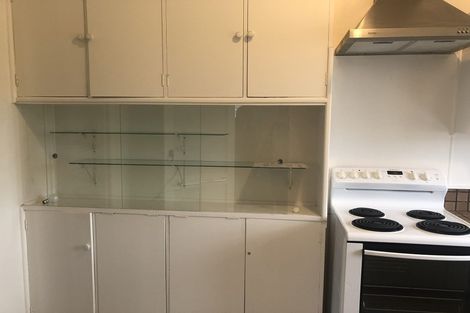 Photo of property in 28 Newington Road, Henderson, Auckland, 0612