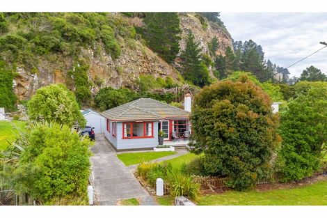 Photo of property in 17 Mihiwaka Road, Long Beach, Port Chalmers, 9081