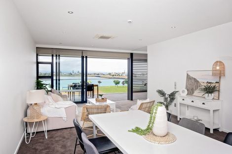 Photo of property in 306/7 Humber Street, Pandora, Napier, 4110