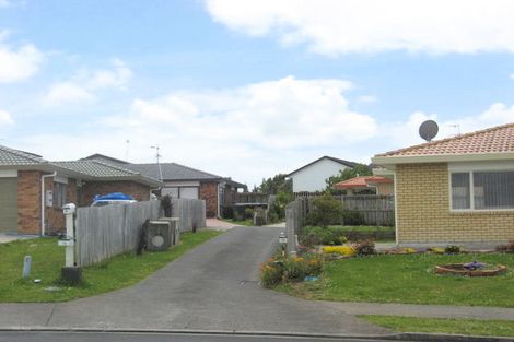 Photo of property in 13 Eloise Place, Clendon Park, Auckland, 2103