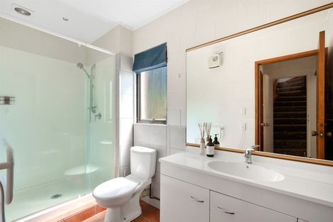 Photo of property in 3 Valdese Rise, Browns Bay, Auckland, 0630