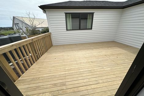 Photo of property in 12 Lewisham Street, Highland Park, Auckland, 2010