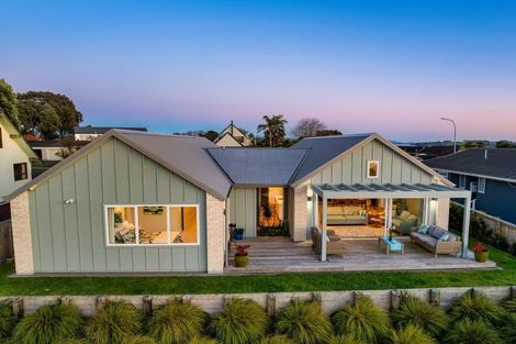 Photo of property in 37 Coppelia Avenue, Omokoroa, 3114