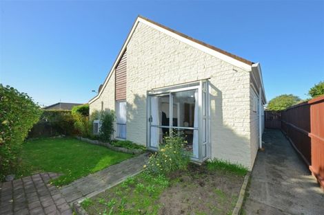 Photo of property in 70 Cutts Road, Russley, Christchurch, 8042