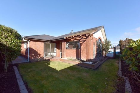 Photo of property in 10 Courtfield Close, Parklands, Christchurch, 8083
