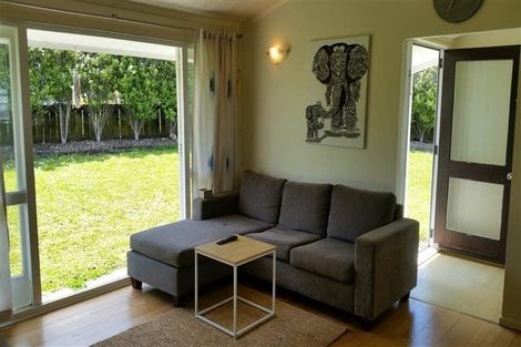Photo of property in 41 Hobsonville Road, West Harbour, Auckland, 0618