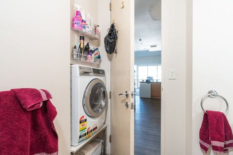 Photo of property in De Vere Apartments, 10/23 Tennyson Street, Te Aro, Wellington, 6011