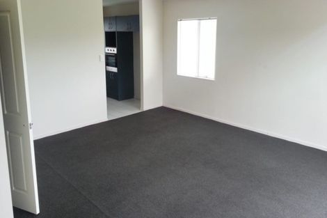 Photo of property in 24/3 Hulme Place, Henderson, Auckland, 0612