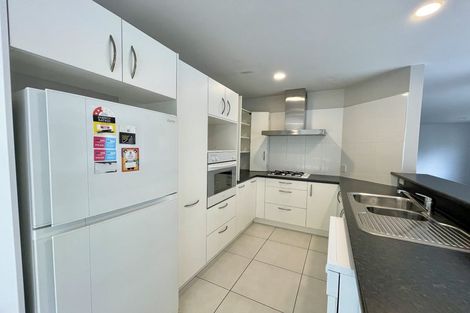 Photo of property in 3/252 East Coast Road, Forrest Hill, Auckland, 0620