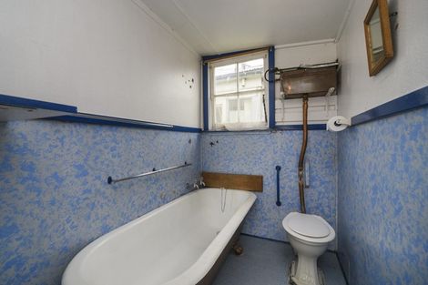 Photo of property in 42 Ranfurly Street, Hokowhitu, Palmerston North, 4410