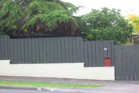 Photo of property in 39a Sturges Road, Henderson, Auckland, 0612