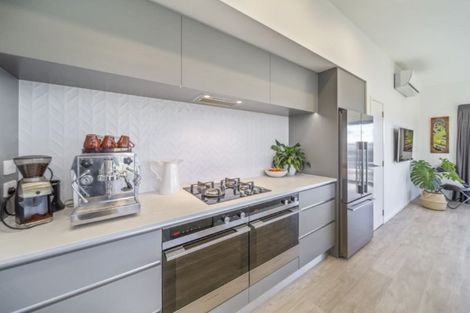 Photo of property in 2 Piper Way, Glen Avon, New Plymouth, 4312