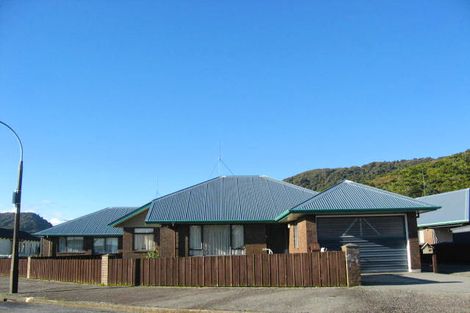 Photo of property in 1 Winnie Street, Greymouth, 7805