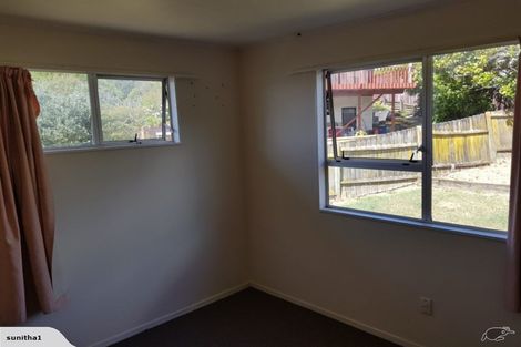 Photo of property in 4 Tacitus Place, Totara Vale, Auckland, 0629