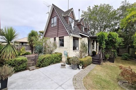 Photo of property in 12 Gibbs Drive, Woodend, 7610