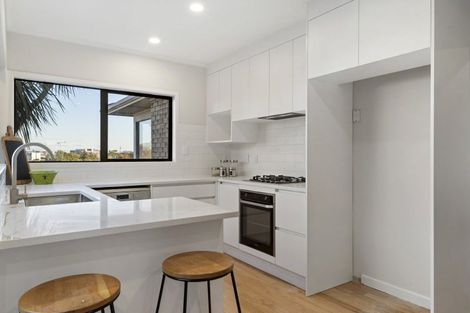 Photo of property in 43 Forrest Hill Road, Milford, Auckland, 0620