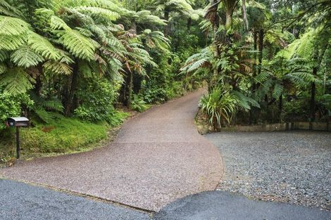 Photo of property in 19 Cascade Avenue, Waiatarua, Auckland, 0604