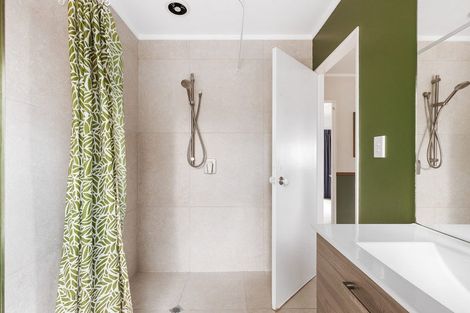 Photo of property in 116b Harbour View Road, Omokoroa, 3114