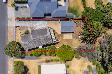 Photo of property in 198 Tutere Street, Waikanae Beach, Waikanae, 5036