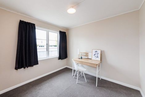 Photo of property in 10 Chester Crescent, West End, Palmerston North, 4410