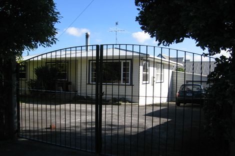 Photo of property in 1/464 East Coast Road, Windsor Park, Auckland, 0630