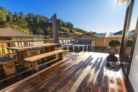 Photo of property in 5 Hull Place, Whitby, Porirua, 5024