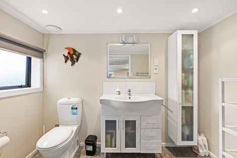 Photo of property in 60 Link Road, Newlands, Wellington, 6037