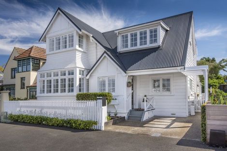 Photo of property in 10 Queens Parade, Devonport, Auckland, 0624