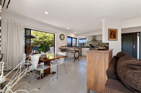 Photo of property in 2/144 Oceanbeach Road, Mount Maunganui, 3116