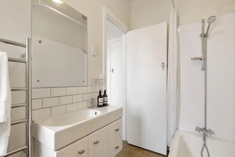 Photo of property in Haitaitai Flats, 4/20 Brighton Road, Parnell, Auckland, 1052