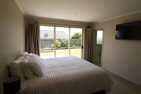 Photo of property in 22 Raddington Way, Huntington, Hamilton, 3210