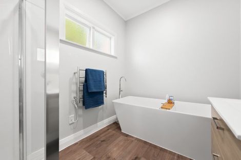 Photo of property in 5 York Street, Moera, Lower Hutt, 5010