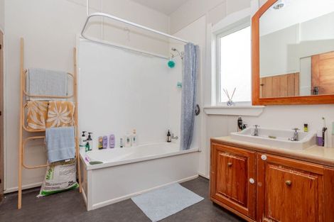 Photo of property in 98 Regent Street, Pahiatua, 4910