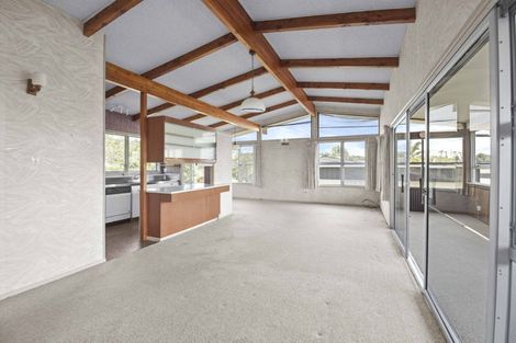Photo of property in 42 De Luen Avenue, Tindalls Beach, Whangaparaoa, 0930