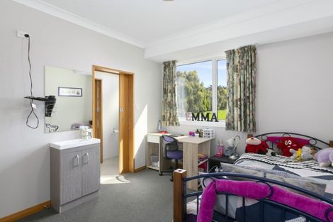 Photo of property in 27 Wingatui Road, Mosgiel, 9024