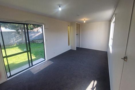 Photo of property in 2/126b Inwoods Close, Parklands, Christchurch, 8083