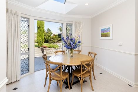 Photo of property in 33 Seymour Road, Mellons Bay, Auckland, 2014